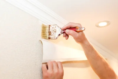 Pose de papier peint à Locqueltas — revêtements muraux et toiles de verre